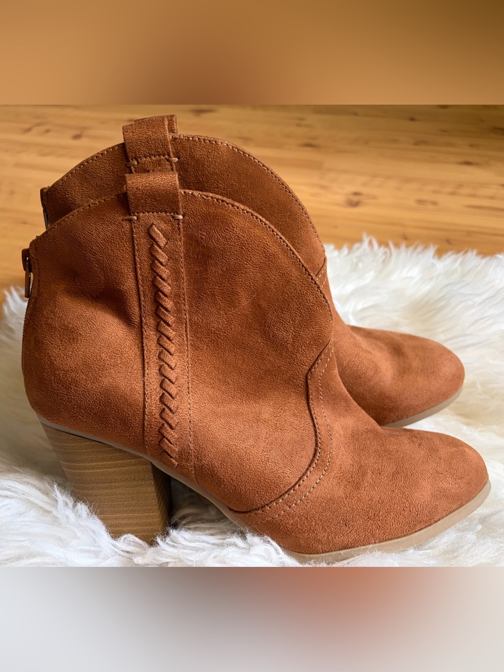 C Comfort Women’s Suede Tan Ankle Booties Western-Inspired Style size 11W